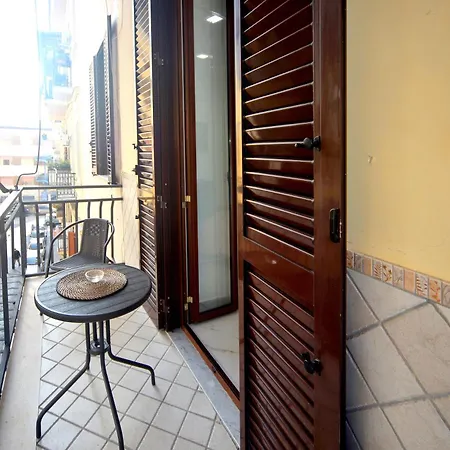 Raffy E Virgy - 10min From Station And The Center